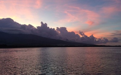 sunset komodo boat trip