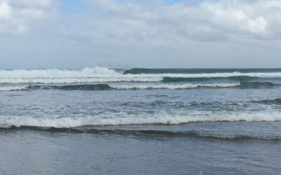 piha 7 foot waves